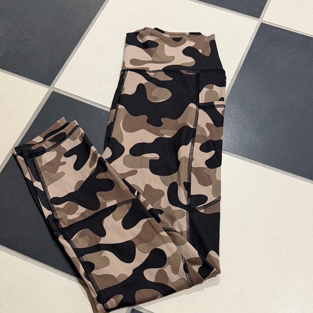 Brown & Black Camo Leggings M